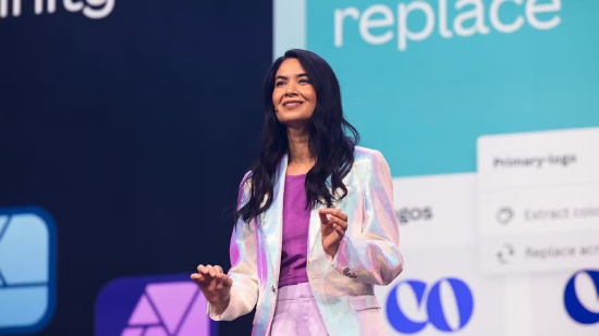  Canva暂缓IPO之路；明智选择避开风暴；用户忠诚度铸就护城河。 企业服务 Canva暂缓IPO之路；明智选择避开风暴；用户忠诚度铸就护城河。 企业服务