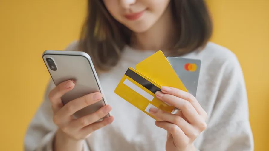 上海知名主持人分享经历;疑似遭遇新型手机骗局;公众需提升网络安全意识。 IT技术 上海知名主持人分享经历;疑似遭遇新型手机骗局;公众需提升网络安全意识。 IT技术