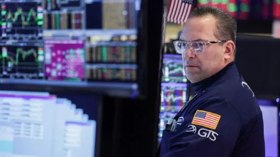 数千点波动背后的博弈：从地缘黑天鹅到算法交易的深度复盘 股票财经