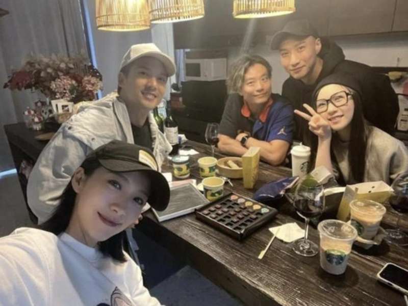  从《状王之王》到舆论风暴：深度解析徐伟栋与姚子羚的姐弟恋迷局 娱乐新闻