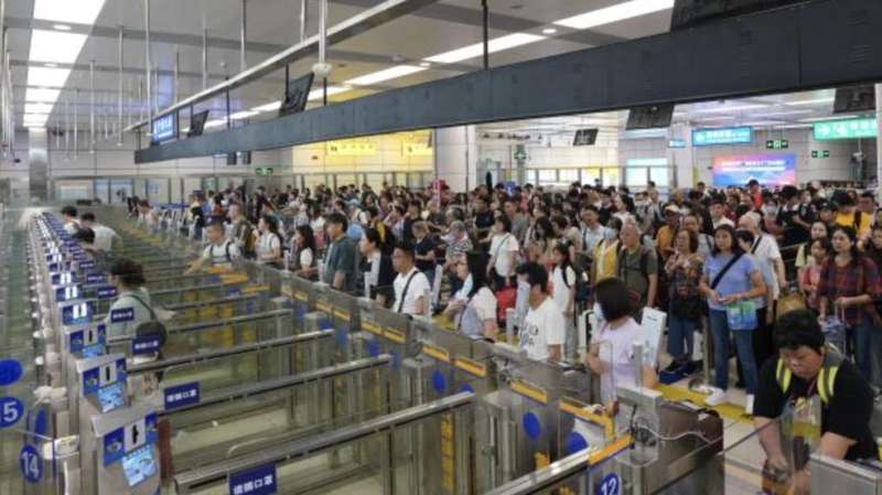 数据洞察:深圳机场边检如何精准应对广交会入境客流高峰 新闻