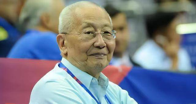  权力边界与专业主义的百年博弈：魏纪中时代的历史镜鉴 体育新闻