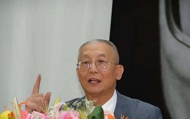  权力边界与专业主义的百年博弈：魏纪中时代的历史镜鉴 体育新闻