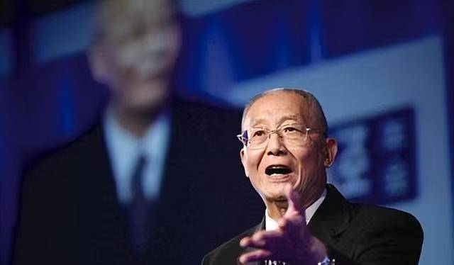  权力边界与专业主义的百年博弈：魏纪中时代的历史镜鉴 体育新闻