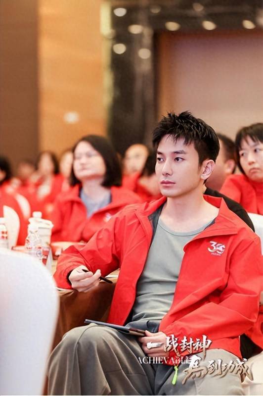  【跨界转型方法论】从济州岛民宿到平安人寿：一名演员的八年职业重构路径 企业服务