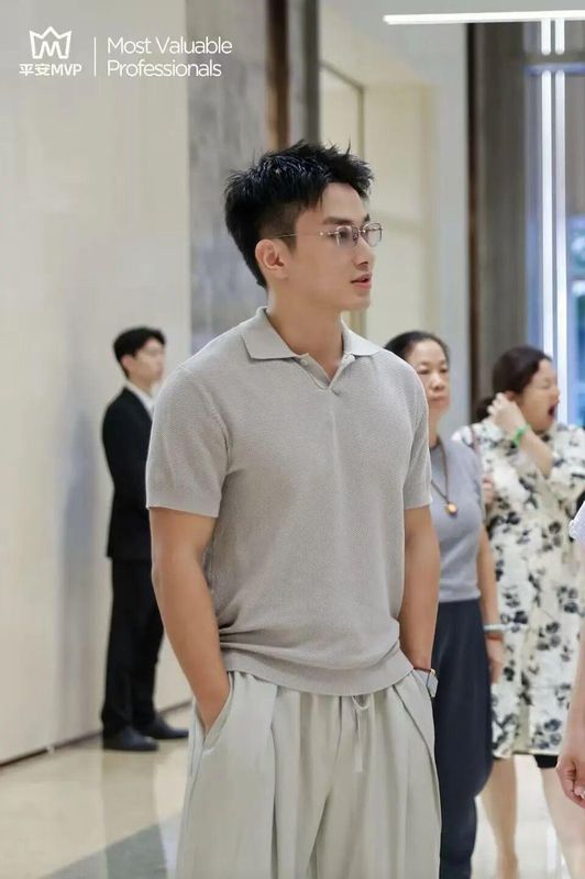  【跨界转型方法论】从济州岛民宿到平安人寿：一名演员的八年职业重构路径 企业服务