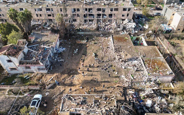  当导弹落入家园：一位普通以色列居民亲历的恐惧与坚持 新闻