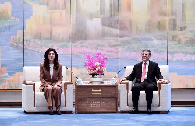  那个勇敢接过“和平礼包”的人，让无数台湾基层民众看到了希望 新闻