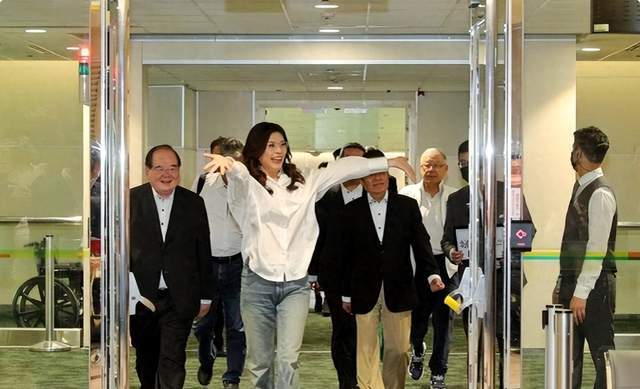  那个勇敢接过“和平礼包”的人，让无数台湾基层民众看到了希望 新闻